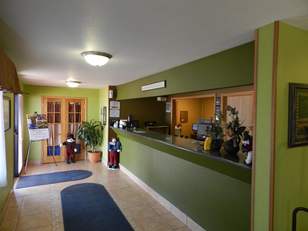 Hotel Baymont By Wyndham Dubuque Exterior foto