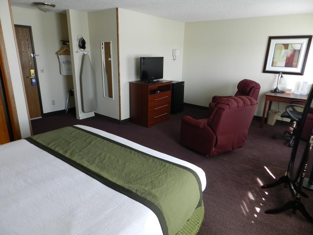 Hotel Baymont By Wyndham Dubuque Exterior foto